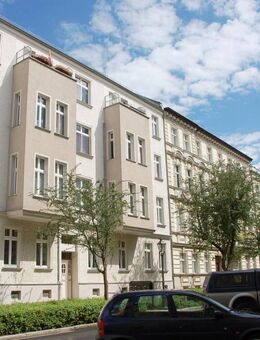 Kuscheliges Dachnest - 5. Etage - mit Charme sucht SIE - Single-WE mit Einbauküche in Zentrums- und Parknähe ... - Frankfurt (Oder)