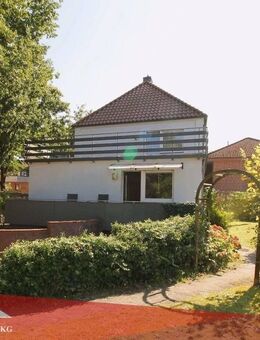 Doppelhaushälfte mit zwei Vollgeschossen in zentraler Lage von Lingen mit Tiefgarage! - Lingen (Ems)