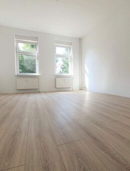 Velten: 2-Zimmer Wohnung mit Tageslichtbad, Stellplatz & Wallbox - Velten