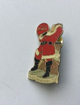 Coca-Cola Delicious Refreshing Santa Clause Sammler Pin - Fulda