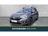 Dacia Sandero, Stepway Extreme TCe heizung, Jahr 2022 - Hof