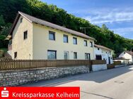 Freistehendes Einfamilienhaus mit Wirtschaftsgebäude in Neuenhinzenhausen - Altmannstein