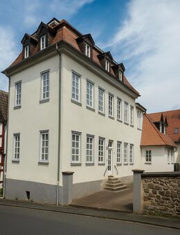 Kapitalanlage am Schloss: Solides Mehrfamilienhausensemble in Toplage von Hungen - Hungen