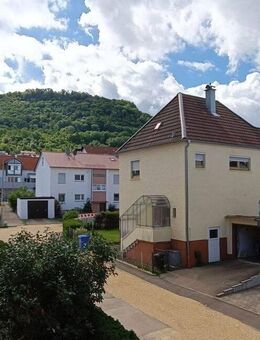 4-Zimmer-Wohnung mit Balkon und EBK in Heubach - Heubach