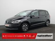 VW Touran, 1.5 l TSI MOVE OPF, Jahr 2022 - Würzburg