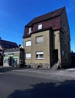 Wohn- und Geschäftshaus mit insgesamt 5 Einheiten und 3 Garagen - Selm