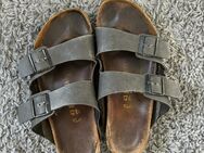 Birkenstocks Herren getragen - Frankfurt (Main)