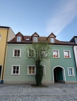 Exklusive Erdgeschosswohnung mit Wintergarten, Terrasse und Garten - Amberg