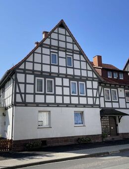 Großzügiges Zweifamilienhaus mit viel Wohnfläche in Trendelburg-Deisel - Trendelburg
