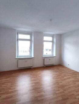 Günstige 4-Zimmer-Wohnung in der Ostvorstadt - neu renoviert! - Plauen