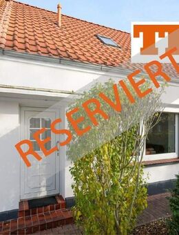 TT bietet an: Gepflegte Eigentumswohnung über zwei Ebenen - Wohnen wie im eigenen Haus mit Terrasse und Garten! - Wilhelmshaven