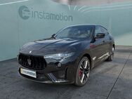 Maserati Levante, TROFEO MY23 V8 580PS AWD Nero&Nero, Jahr 2023 - München