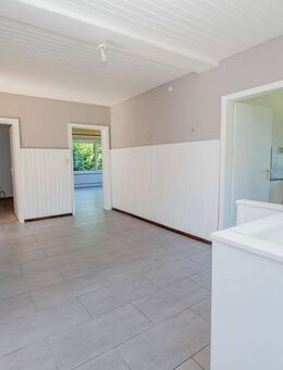 Modernisierter Bungalow - Wohnen auf einer Ebene mit Wohlfühlgarten - Hechthausen