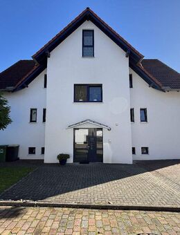 Wohn(t)raum mit Gartenanteil und Sonnenterrasse: 3 ZKB in begehrter 4er-WEG in Holzhausen - Georgsmarienhütte