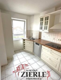 Sehr schöne 3,5 Zi. Wohnung in einer gefragten Randlage von Eislingen mit Balkon, EBK und TG-Platz! - Eislingen (Fils)