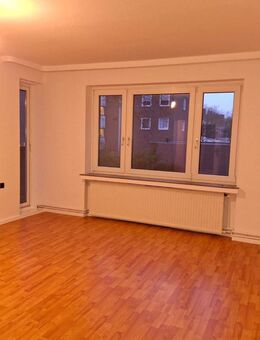 Helle 4 Zimmer-Wohnung mit Einbauküche in begehrter Lage in Geestemünde beim Neumarkt - Bremerhaven