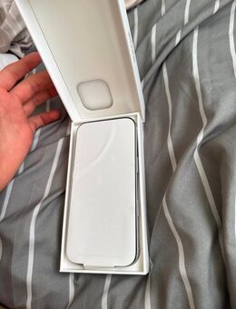 iPhone 16 Pro - Clenze