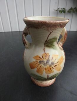 Henkel-Vase 18 cm Deko beige mit Blumen Elsterwerda Keramik DDR 3,- - Flensburg