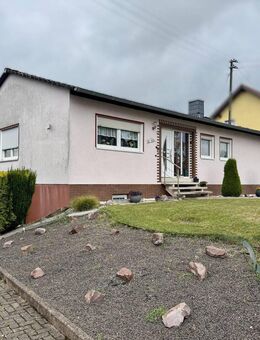 RESERVIERT!!! Attraktives Einfamilienhaus im Bungalowstil mit großem Grundstück in ruhiger Lage - Blieskastel