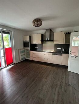 3-RW-MGN-Ost, EBK, großer Balkon, WG-geeignet - Meiningen