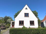 PURNHAGEN-IMMOBILIEN - Bremen-Aumund, freist. 1-Fam.-Haus mit Doppelgarage und großem Grundstück - Bremen