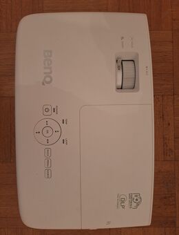 Beamer BENQ TH683 inkl. Standleinwand 220x180 neuwertig! - Essen