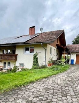 Geräumiges Wohnhaus mit möglicher Einliegerwohnung ! Incl. PV Anlage ! - Lalling