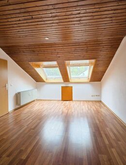 Gemütliche 2-Zimmer-Wohnung im Dachgeschoss - ruhig & hell - Bodelshausen