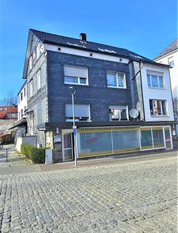 Wohnen & Vermieten mitten in Halver - Zwei Wohnungen + Gewerbe! - Halver