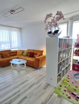 Helle 2,5-Zimmer Wohnung mit Eckbalkon und phänomenalem Blick - Radolfzell (Bodensee)