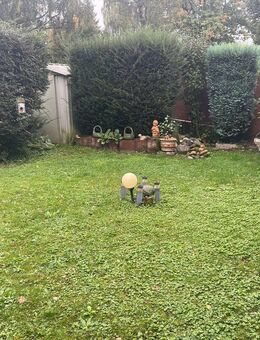Modernes Familienleben - Reihenmittelhaus mit Terrasse, Balkon und Stellplätzen - Frankfurt (Main)