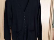 Vera Moda Damen Strickjacke Gr. L , schwarz, vorn 10 x Knopfverschluß - Kiel