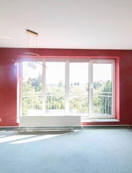 Wohnen mit Blick ins Grüne: 3-Zi.-Maisonette-Wohnung mit Balkon in gefragter Wohnlage - Schwerin