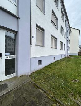 Kleine 3-Zimmerwohnung mit Laminatboden und neuem Badezimmer - Duisburg