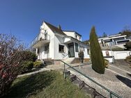 Idyllisches Wohnhaus in Traumlage mit Vogesenblick auf großes Grundstück und ca. 375m² Wohn/Nutzfl. - Herbolzheim