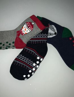 Baby Socken Set 3-teilig Weihnachten Nikolaus Winter Tiere Schneemann Antirutsch 3-teilig Gr. 18-20 Marke: C&A, neu mit Etikett - Albstadt