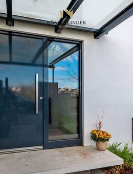 Modernes Mehrgenerationenhaus mit Einliegerwohnung, Terrasse & unverbaubarem Blick - Stuttgart