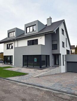 Moderne, architektonisch außergewöhnlich gebaute Doppelhaushälfte in sonniger Lage! - Trippstadt