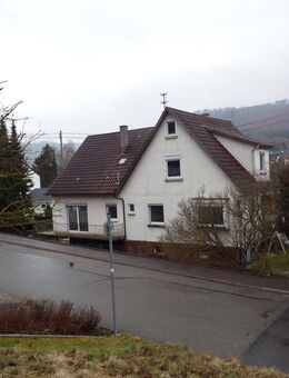 Top- renoviertes Haus mit Raum für Werkstatt oder Fuhrpark - Burladingen