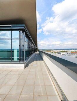 Penthouse-Traum mit 180-Grad Dachterrasse: Lichtdurchflutetes Wohnerlebnis mit Blick über die gesamte Altstadt! - Dresden