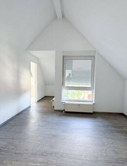 2-Raum mit Balkon, Tiefgarage und Stellplatz! - Glauchau