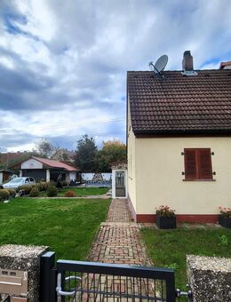 Schön gelegene Doppelhaushälfte mit großem Grundstück zu verkaufen (VHB) - Röthenbach (Pegnitz)