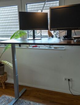 Höhenverstellbarer Schreibtisch - Neukirchen-Vluyn