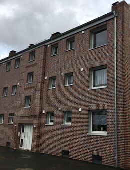 neubauartige, lichtdurchflutet & modern: 3-Zimmer-Erdgeschosswohnung mit Balkon - Neumünster