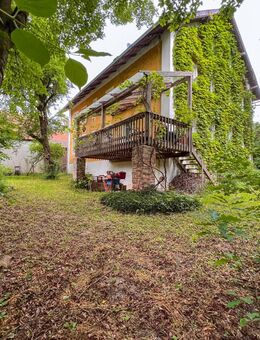 Großzügiges Landhaus in zentraler Dorflage von Holzhausen/Geisenhausen, Landkreis Landshut - Geisenhausen