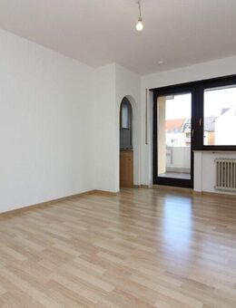 Gemütliche 2-Zimmer-Wohnung mit geräumigen Balkon und Stellplatz in Lu-Friesenheim - Ludwigshafen (Rhein)