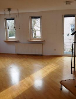 Schönes Haus mit kleinem Garten, ca. 106 m² Wohnfläche, 2 Bäder, Einbauküche und Kaminofen in 74321 Bietigheim-Bissingen -Nähe Altstadt- - Bietigheim-Bissingen Bietigheim