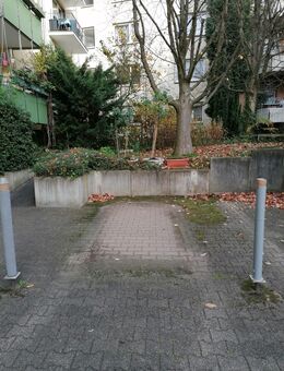 Biete einen privaten Auto Aussenstellplatz in Tiegelstr. Essen Uni. Nahe - Essen