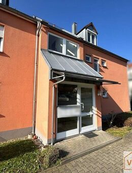 Einziehen und wohlfühlen! - Dachgeschosswohnung mit TG-Stellplatz in 97616 Bad Neustadt/Brendlorenzen - Bad Neustadt (Saale)