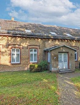 Ehemaliges Pfarrgehöft bestehend aus Pfarrhaus, Scheune und Stallungen - leerstehend - Uckermark